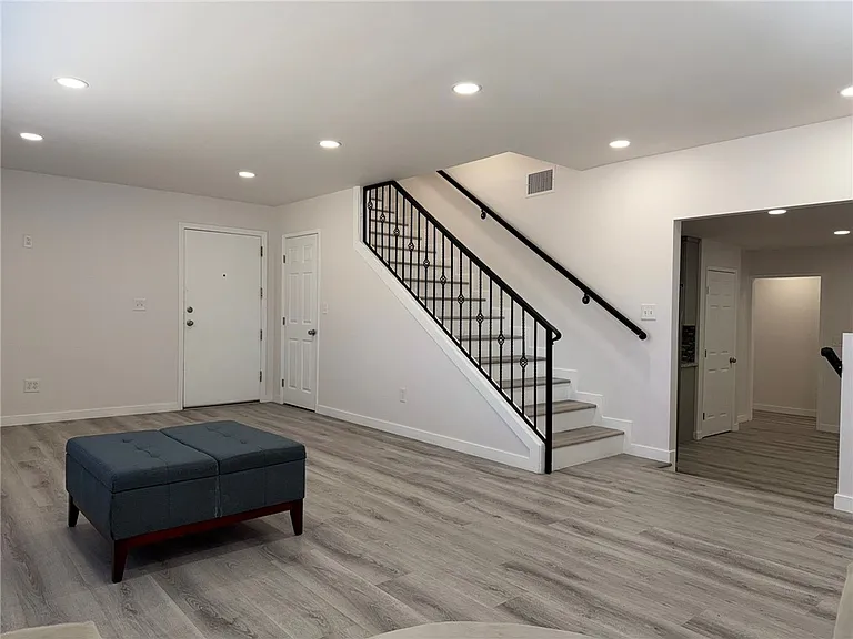 844 Woodlawn St #A — Photo 5