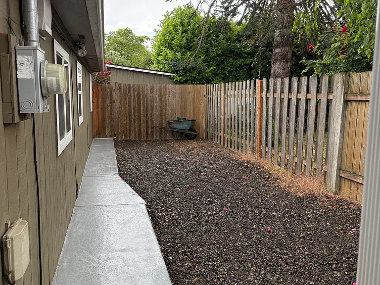 116 SE 192nd Ave — Photo 11
