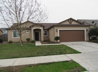 1096 Rosemary Ave, Dinuba, CA 93618