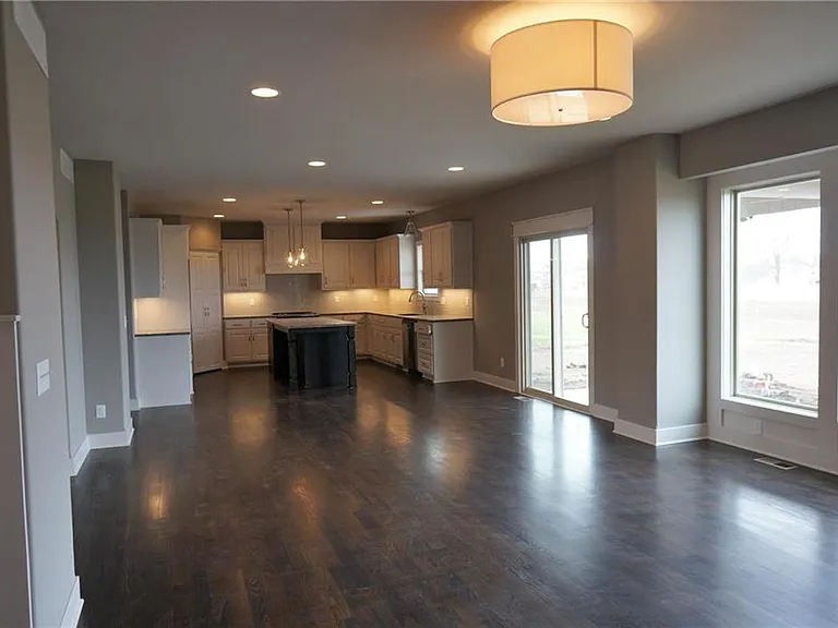 1820 SW Blackstone Pl — Photo 6