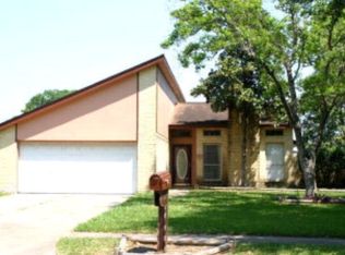 1021 Crossing Rd, Angleton, TX 77515