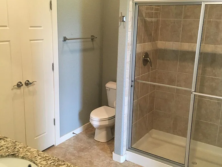 2502 SW Arbor Rd — Photo 6