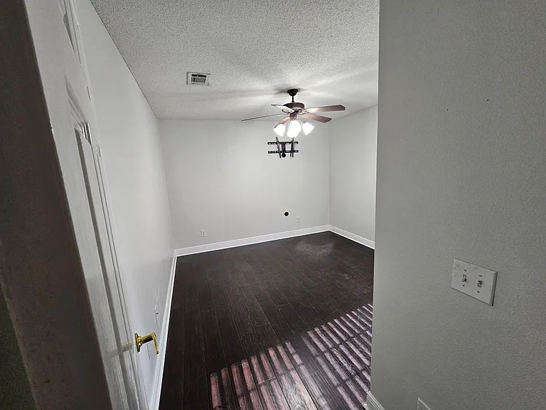 2202 Hagood Loop — Photo 15