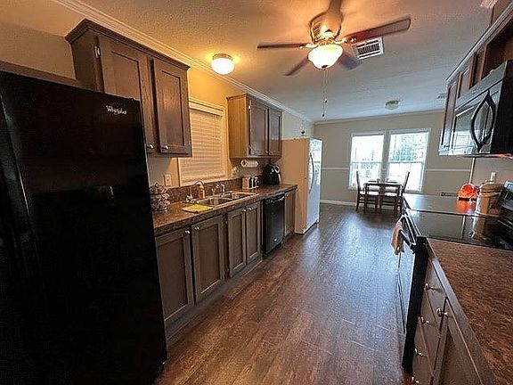 3rd image of 102 Park Ct