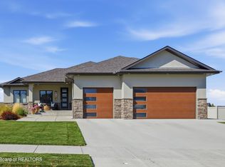 2924 Croydon Dr, Casper, WY 82609