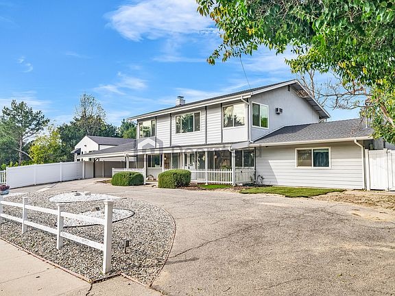 3rd image of 16737 Pineridge Dr