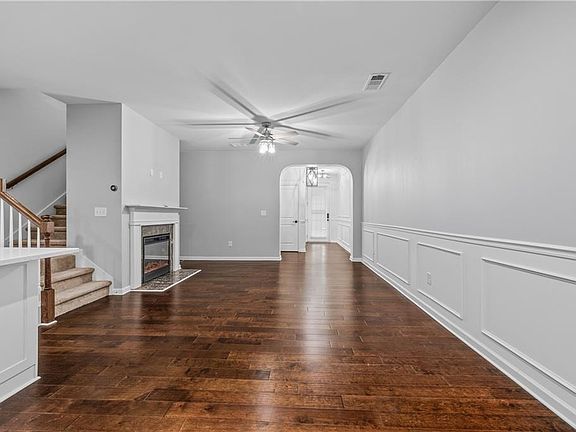 5th image of 5038 Longview Walk