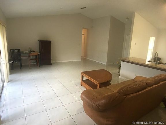 5th image of 5940 Woodland Point Dr