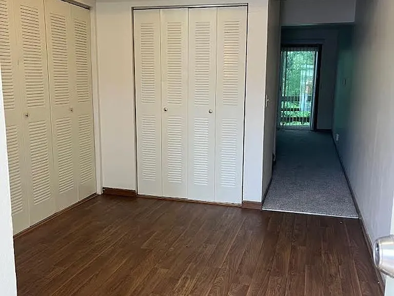 Two bedroom, 1 bathroom, patio — Photo 2