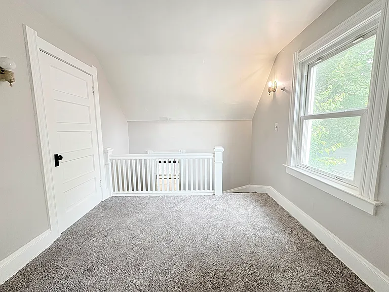 217 Everett St — Photo 13