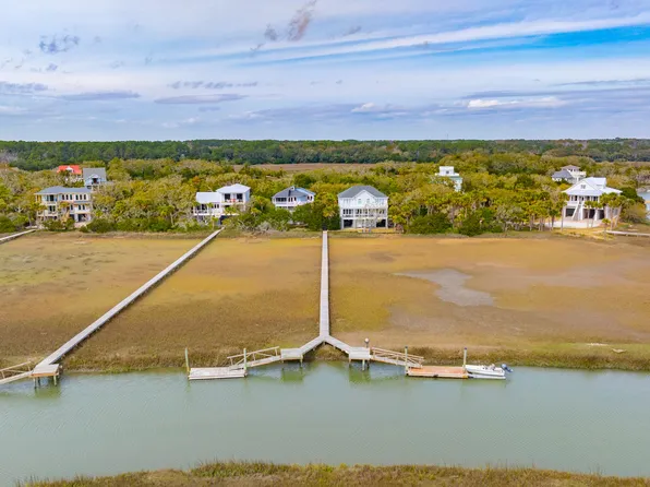 1106 Hammocks Way, Edisto Island, SC 29438