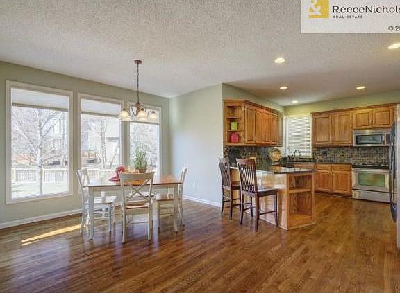 5th image of 14408 Barton St