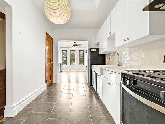5th image of 678 Sterling Pl #3