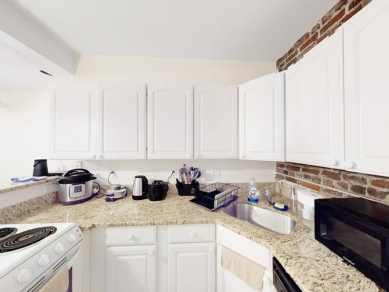 91 Prince St #4 — Photo 4