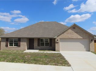 2000 Morgan Cir, Gentry, AR 72734