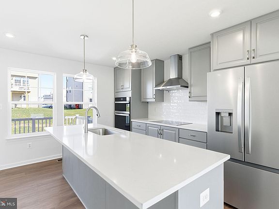 4th image of 76 Bolingbroke Way