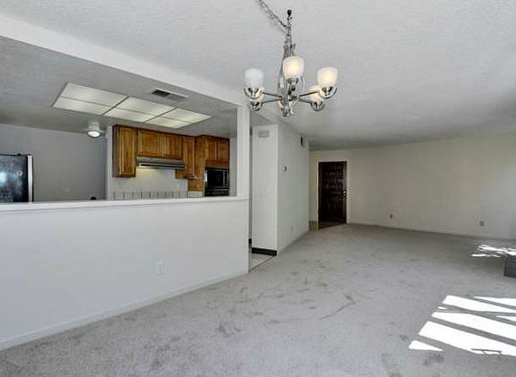 5th image of 16138 Loretta Ln