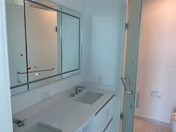 5th image of 400 CENTRAL AVE #2708