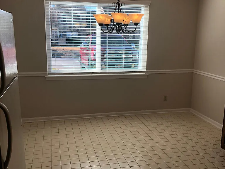 Eat-in area in kitchen
