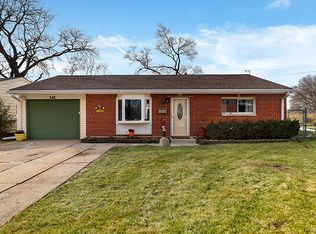 348 Sunset Ln, Wheeling, IL 60090