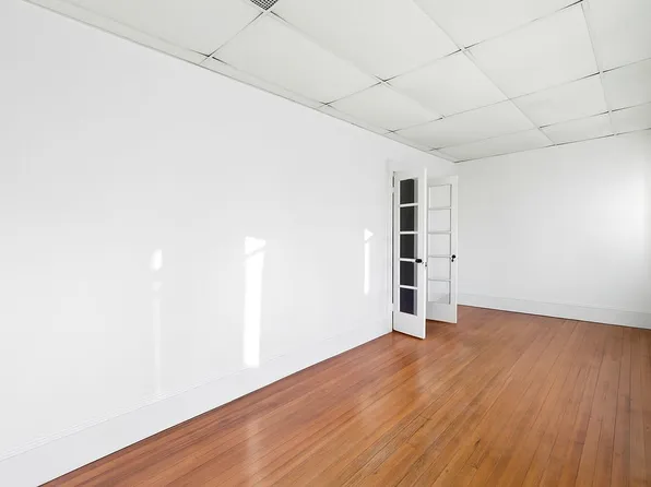 96-20 160th Avenue image 10 of 19