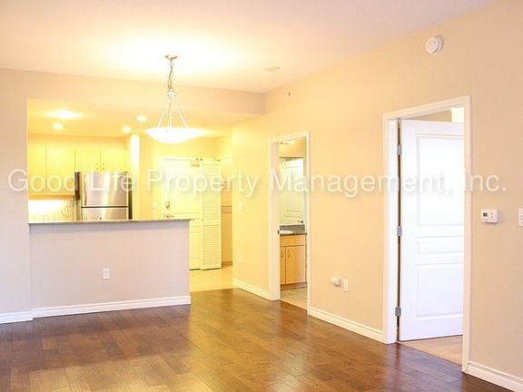 3rd image of 300 W Beech St Unit 307