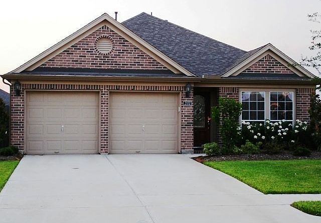 1st image of 2102 Castle Gardens Ln