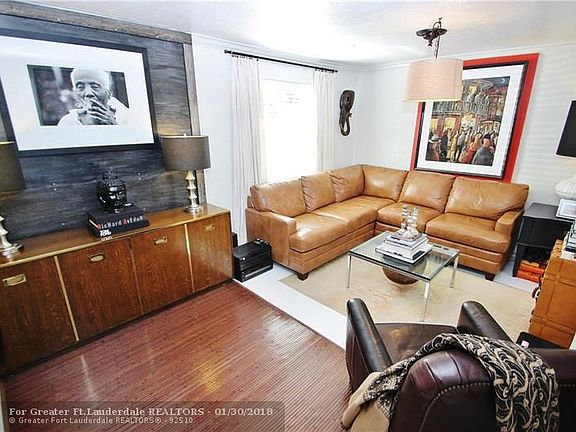 3rd image of 620 NE 28th St #000
