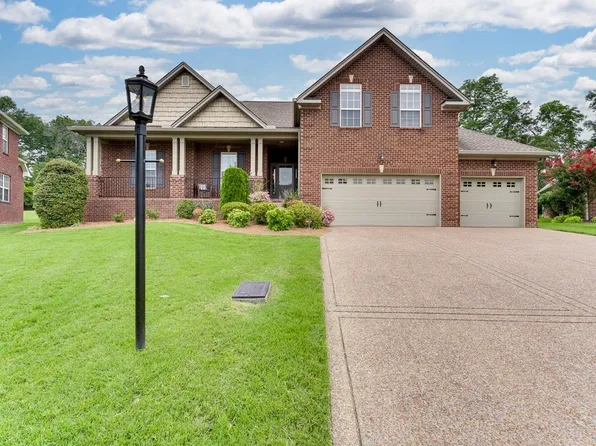 1953 Hawks Nest Dr, Hermitage, TN 37076