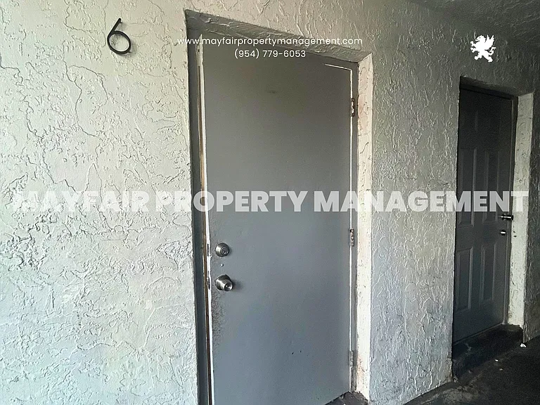1440 NW 22nd St #6 — Photo 10