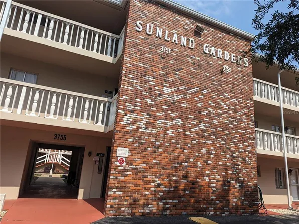 3755 S School Ave APT 40, Sarasota, FL 34239