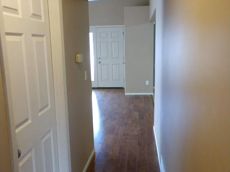 1921 Beechmont Dr — Photo 7