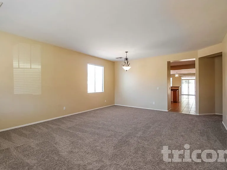 7022 W Carson Rd — Photo 3