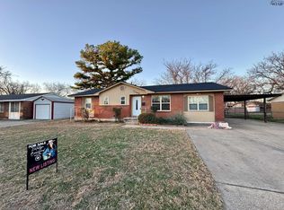 1106 Shady Ln, Burkburnett, TX 76354