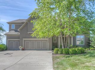 5307 W 164th Pl, Overland Park, KS 66085