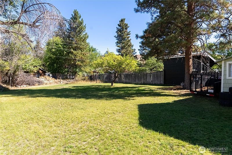 5th image of 234 Castle Avenue