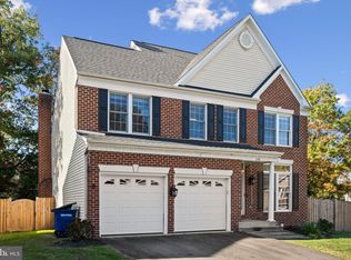 843 Spring Knoll Dr, Herndon, VA 20170