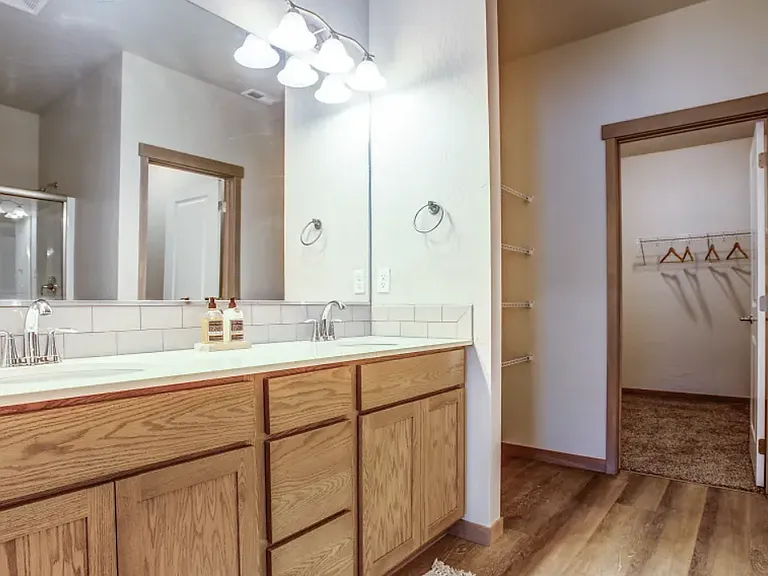 West Meadows Villas — Photo 50