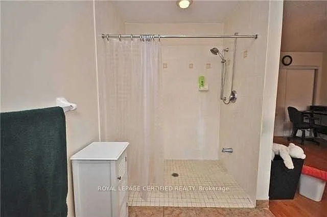 612 Caldwell Cres — Photo 9