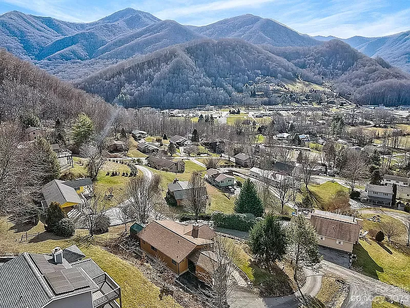 Sunshine Dr, Maggie Valley — Photo 4