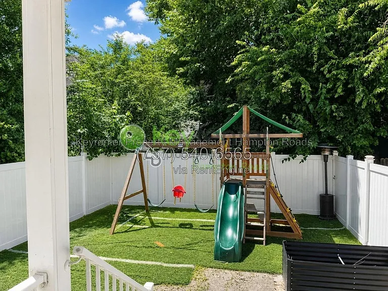 1021 Billings St — Photo 11