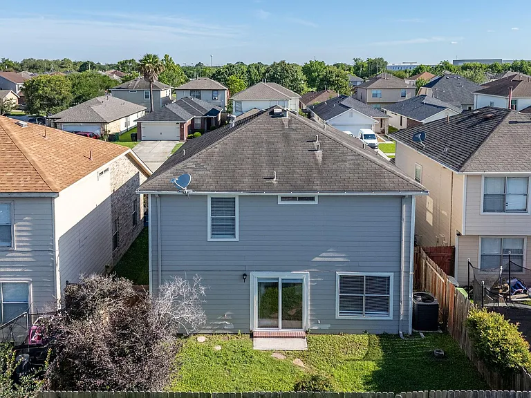 11710 Fossil Rock Ln — Photo 10
