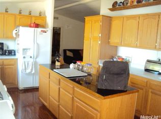 9831 Tavernor Rd, Wilton, CA 95693