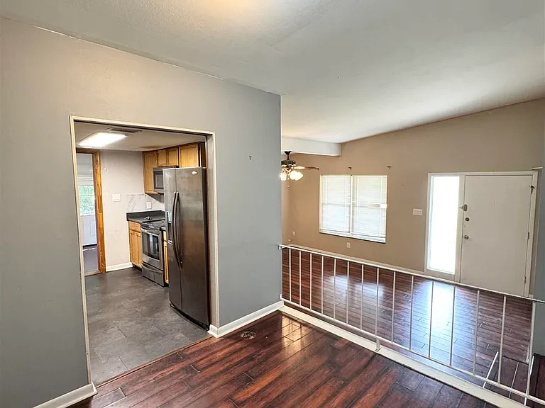4541 Marseille Dr — Photo 15