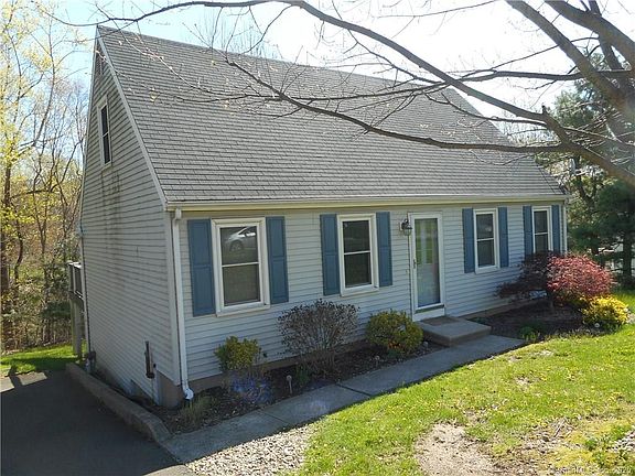 2nd image of 26 Summerwood Dr
