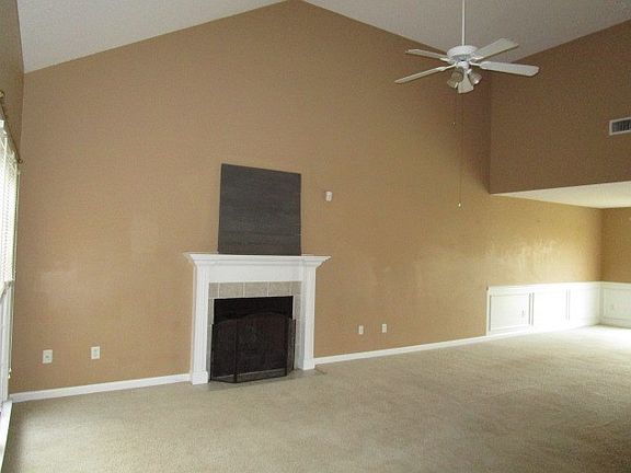 2nd image of 519 E Mendell Ave