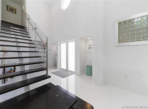 3rd image of 6610 Acacia Ct