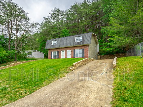 2nd image of 5238 Donlyn Ln