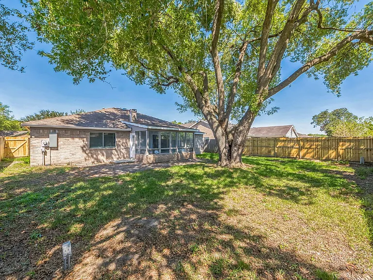 809 Willow Creek Dr — Photo 5