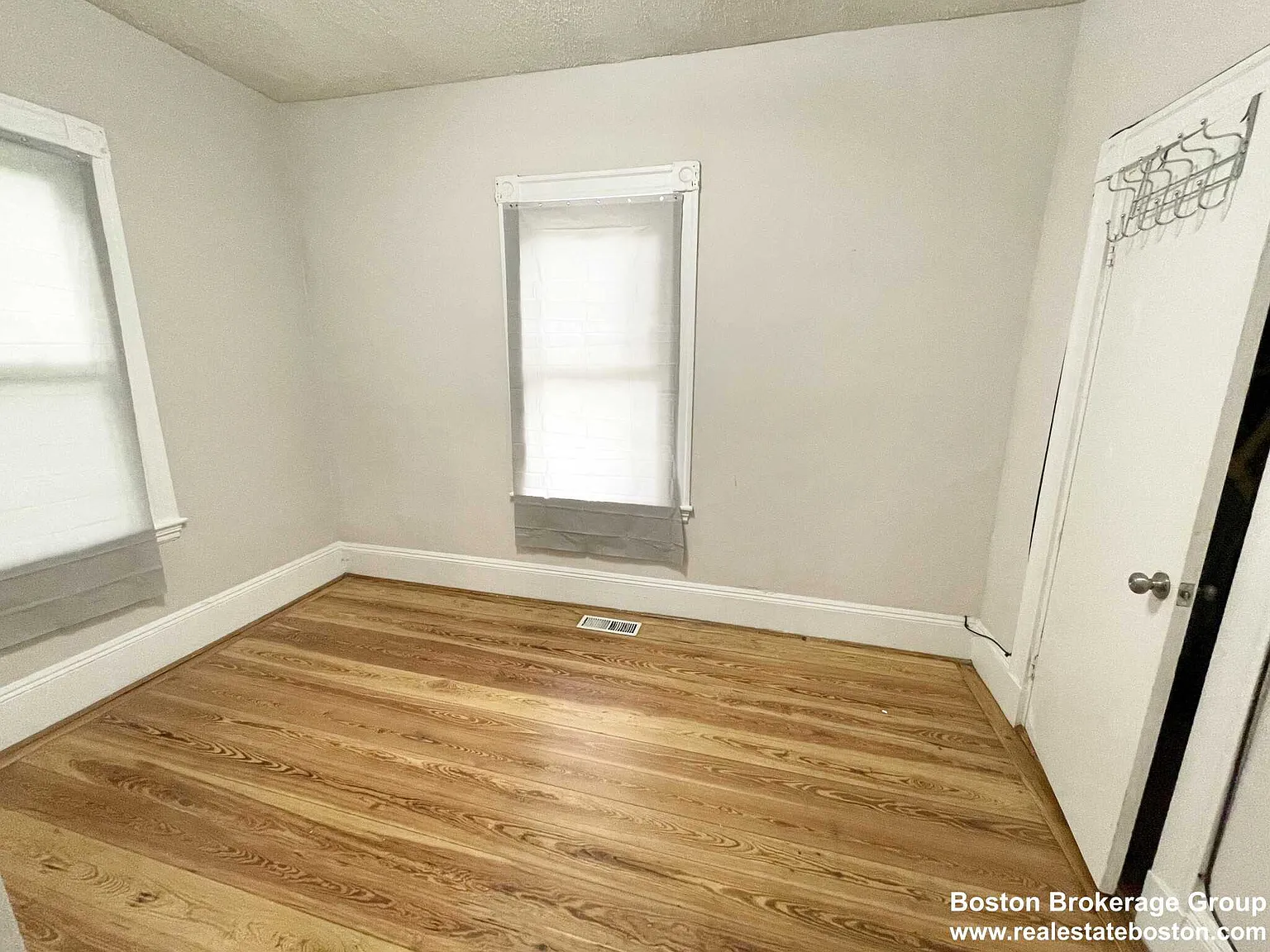 4 bed, $4,400 — Photo 4